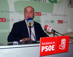 Antonio Ruiz ha apelado al sentido común y a la  palabra de los candidatos de respetar la lista más votada