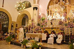 Desde el 31 de julio y durante la novena, la Virgen del Carmen preside el altar de Santa Catalina
