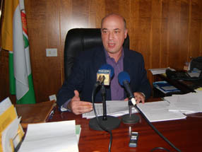 El alcalde durante su comparencia pública explicando el  borrador de los presupuestos