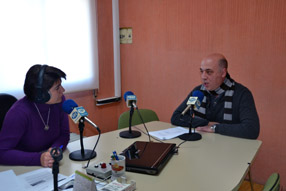 El alcalde, Antonio Ruiz, durante la entrevista  realizada en los estudios de Radio Rute