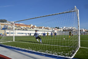 El delantero Estebi marcó los dos goles ruteños,  el segundo al transformar un penalti
