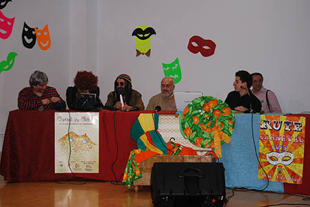  La asociación organizó una mesa redonda para  analizar y conocer la historia del carnaval ruteño