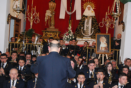 Tanto en la presentación del cartel del  Ayuntamiento como en el de la   Vera Cruz se ha incluido dos conciertos a cargo de la Banda Municipal