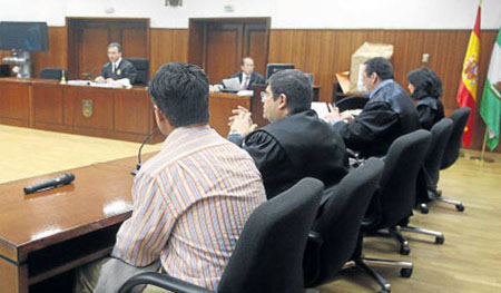 Declaración del ganadero ante el juez el primer  día del juicio. Foto: Diario Córdoba