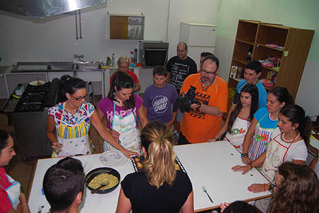 El taller de cocina joven abarca a público  distinto del que participa en los cursos para preuniversitarios