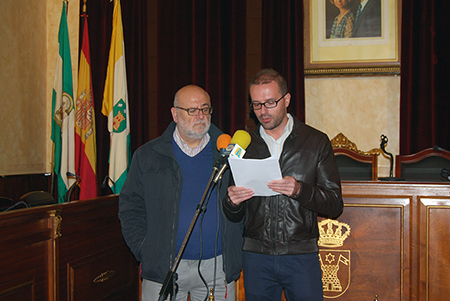José Macías y Manuel Muñoz han leído ante los  medios la declaración conjunta suscrita por sus dos formaciones