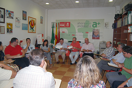 La reunión de alcaldes y concejales socialista de la  comarca fue en la sede del PSOE en Rute