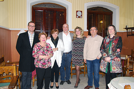 En la imagen, José Macías, Dolores López,  Purificación Cobos, Antonio Ruiz, Abundi Alba, Antonio Ramírez y Luisa Trujillo