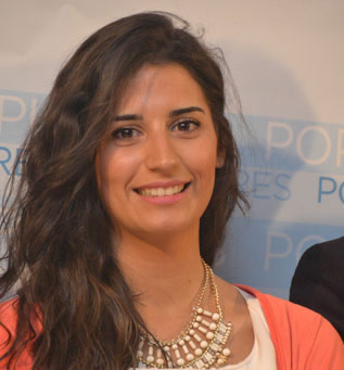La joven política ruteña en la imagen de presentación de la candidatura popular a las elecciones municipales