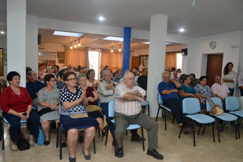 La inauguración tuvo lugar en el salón de actos del hogar del pensionista
